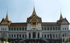 去泰国留学读本科需要什么条件？