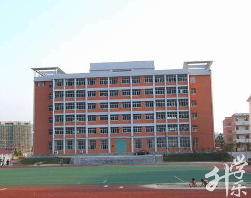 罗定市培英中等职业学校