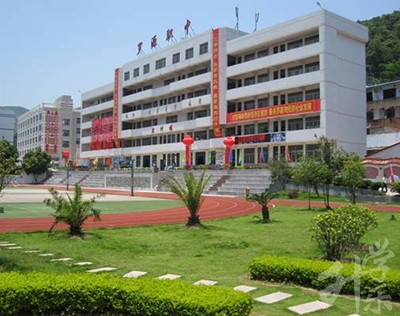 重庆华绣中等专业学校