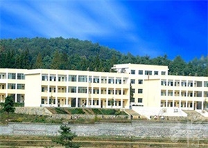 吐鲁番地区技工学校