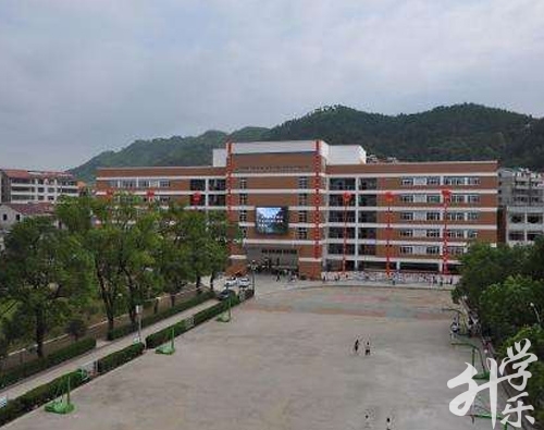 英山昌华中等专业学校