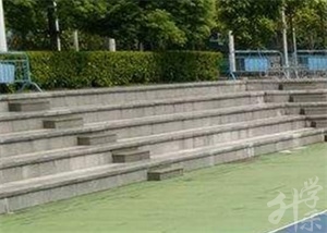 湖南省白云家用电器总厂技工学校